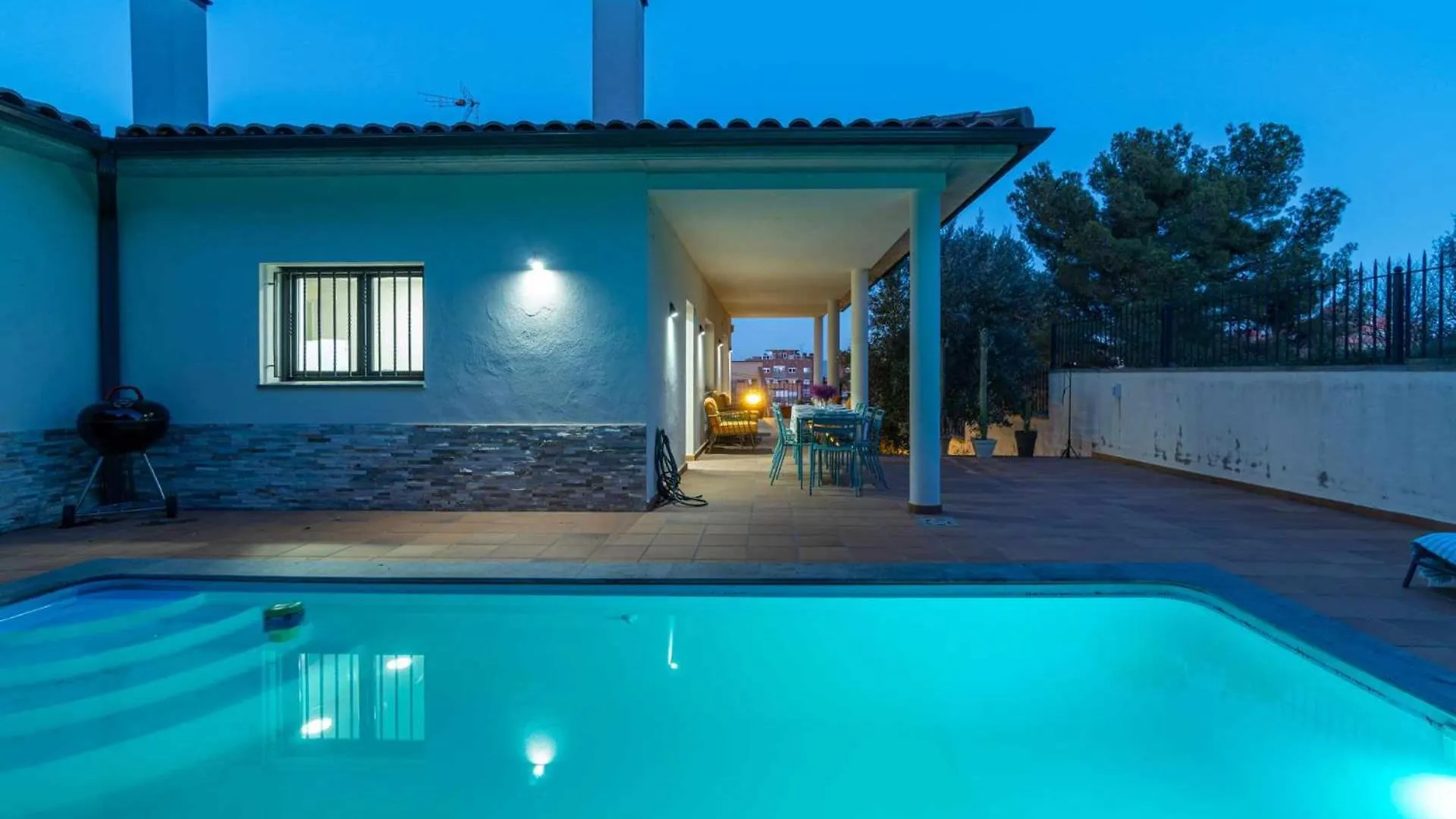Jouvacations Villa Domenec Figueras