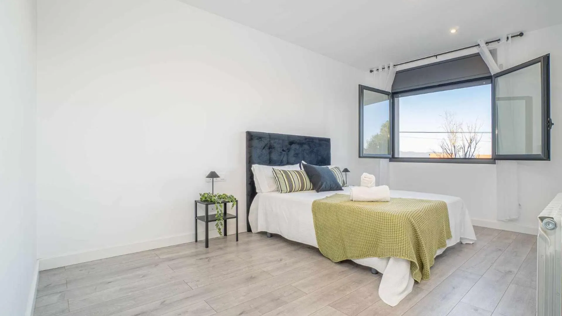 Jouvacations Villa Domenec Figueras España